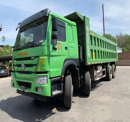 China Second Hand Sinotruk HOWO 7 Heavy Truck 380 Horsepower 8X4 8.2m Dumper Truck ZZ3317N4667E1